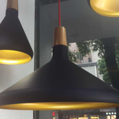 8663-A blace and gold
